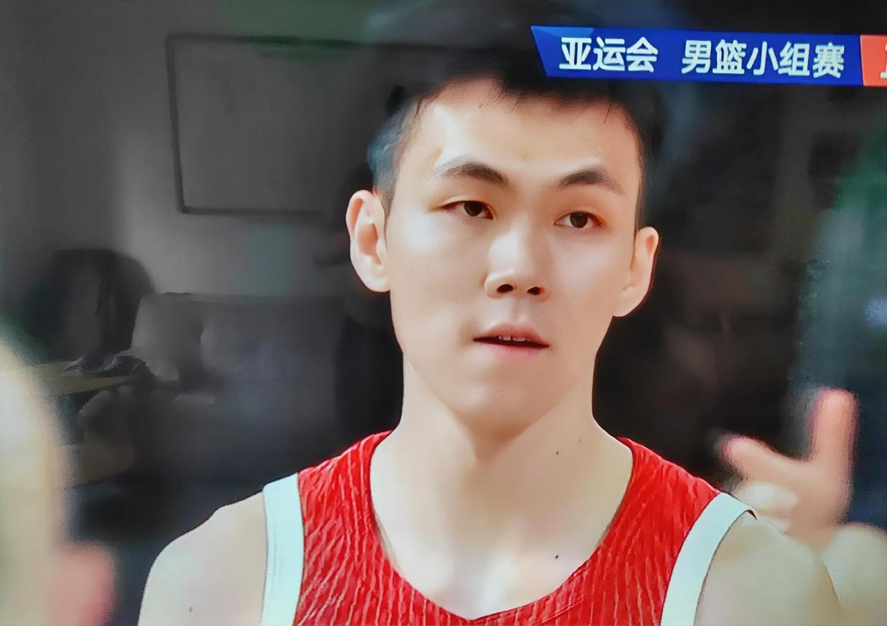净胜46分！在刚刚结束的亚运会男篮小组赛中，以年轻球员为主的中国男篮以105：5