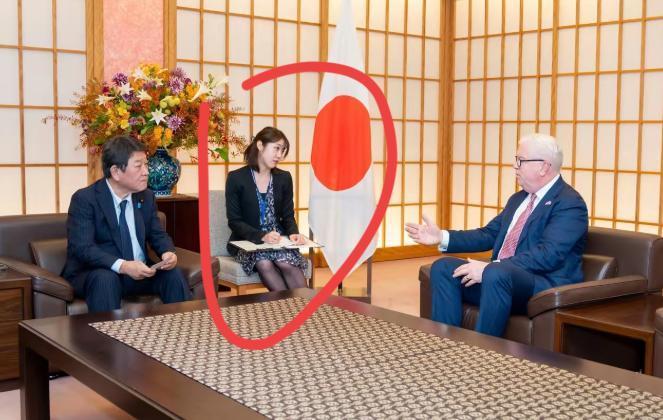 日本外务省的女翻译引发热议！2025年11月20日外务大臣茂木敏充会见美国驻日大