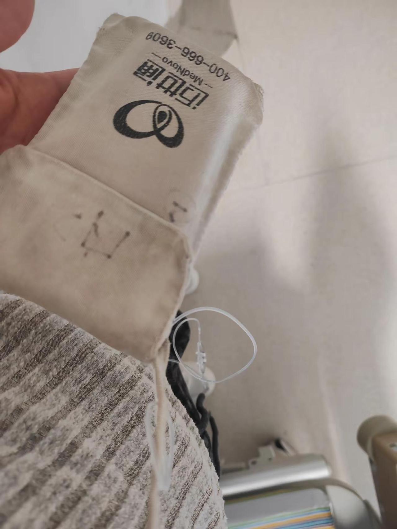 这个包包不便宜啊嘿嘿嘿