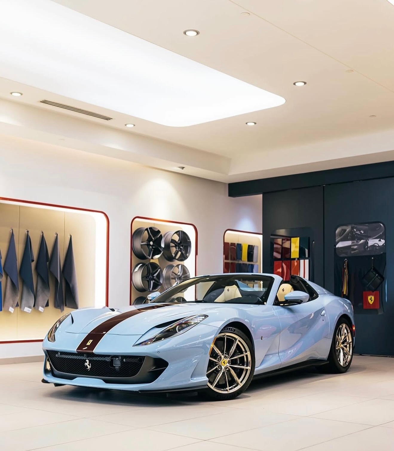 Ferrari 812 GTS ​​​