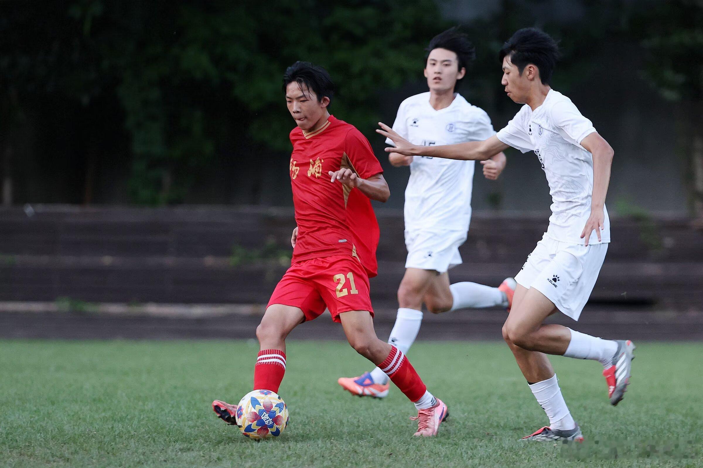 北京时间6月6日，2026 年 “卡尔美杯” 上海市青少年足球锦标赛男子甲组第三