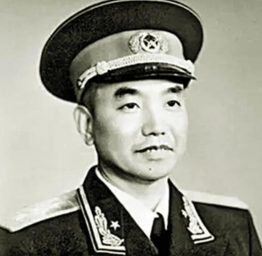 第四野战军成立，刘亚楼改任兵团司令员，谁来担任四野大军的参谋长呢？101亲自选中