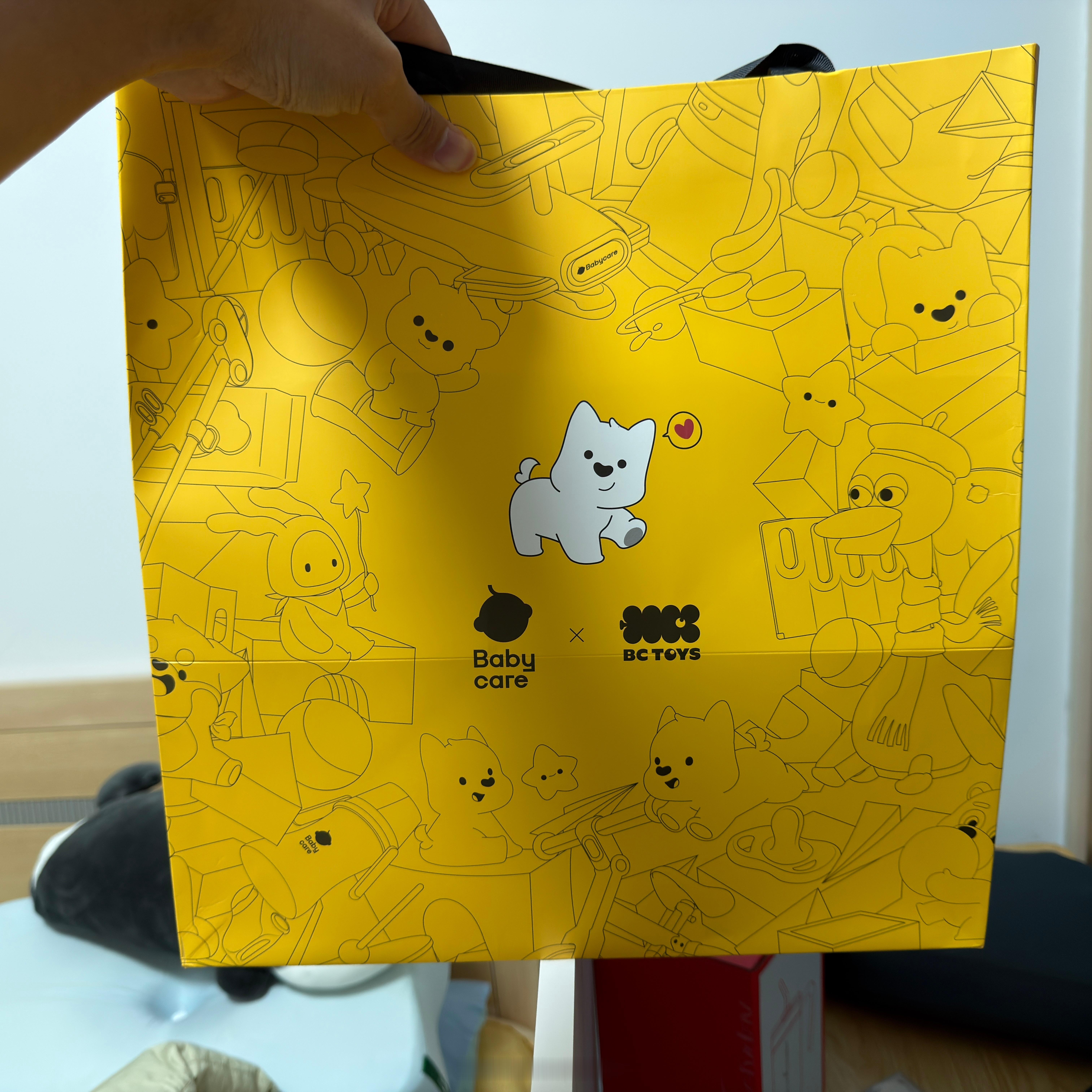 想给娃买个玩具狗，昨天忘了下单，结果没货了，去店里买直接400块，哈哈哈