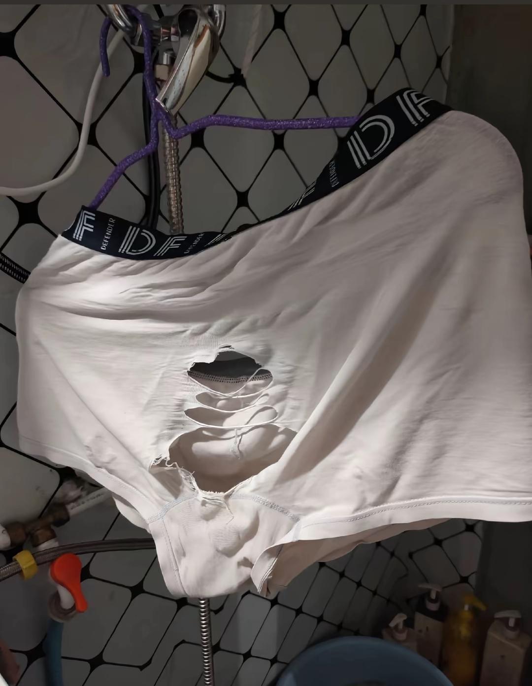 一条内裤的“服役期”引争议：是战友还是“传家宝”？

那天帮我妈晾衣服，她拎起我