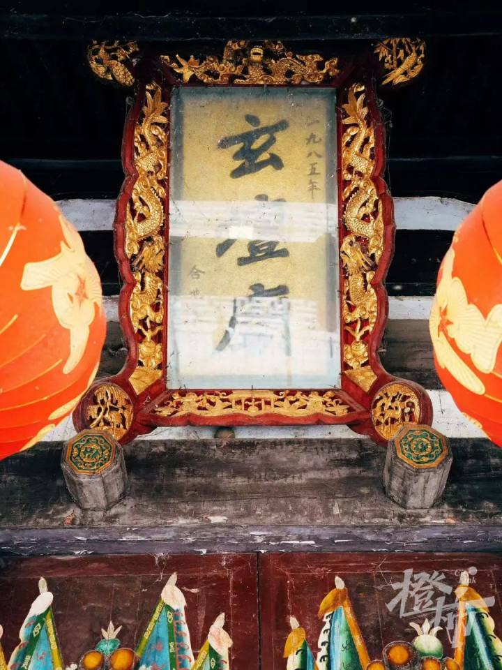 容华贵。玄坛庙温州古戏台之冠离五显庙不远，我又步行去了玄坛庙看看。