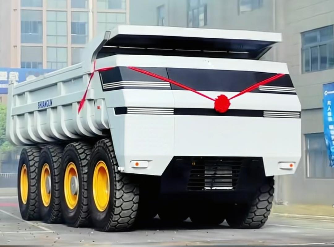 双林股份发布全球首款角模块智能底盘应用无人矿卡——双林K7(248吨级） 