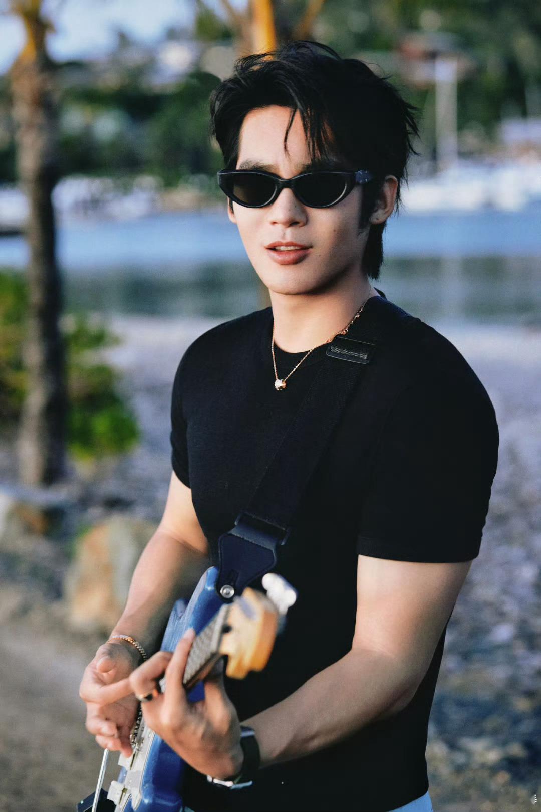 小电视遇到于适不能呼吸了  于适出没，笑点直线下降！那正经八百的模样，讲出的段子