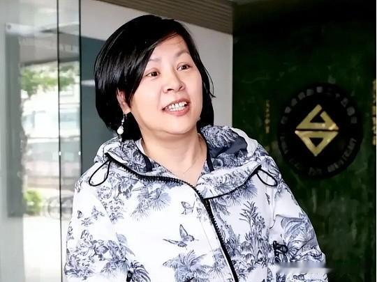 湖南嫁到台湾的李贞秀这几天确实“消停”了，但这并非她主动退场，而是因为政治舞台的