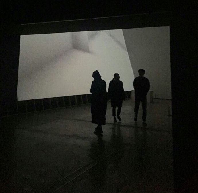 日日做着同样的事情。循环着与往日相同的惯例。——太宰治《人间失格》 ​​​