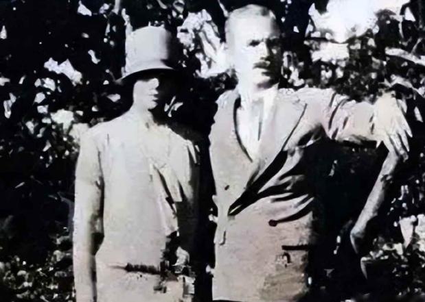 1939年白求恩临终前，向聂荣臻提出要求：“我的前妻，我亲爱的弗朗西斯，我弥留之