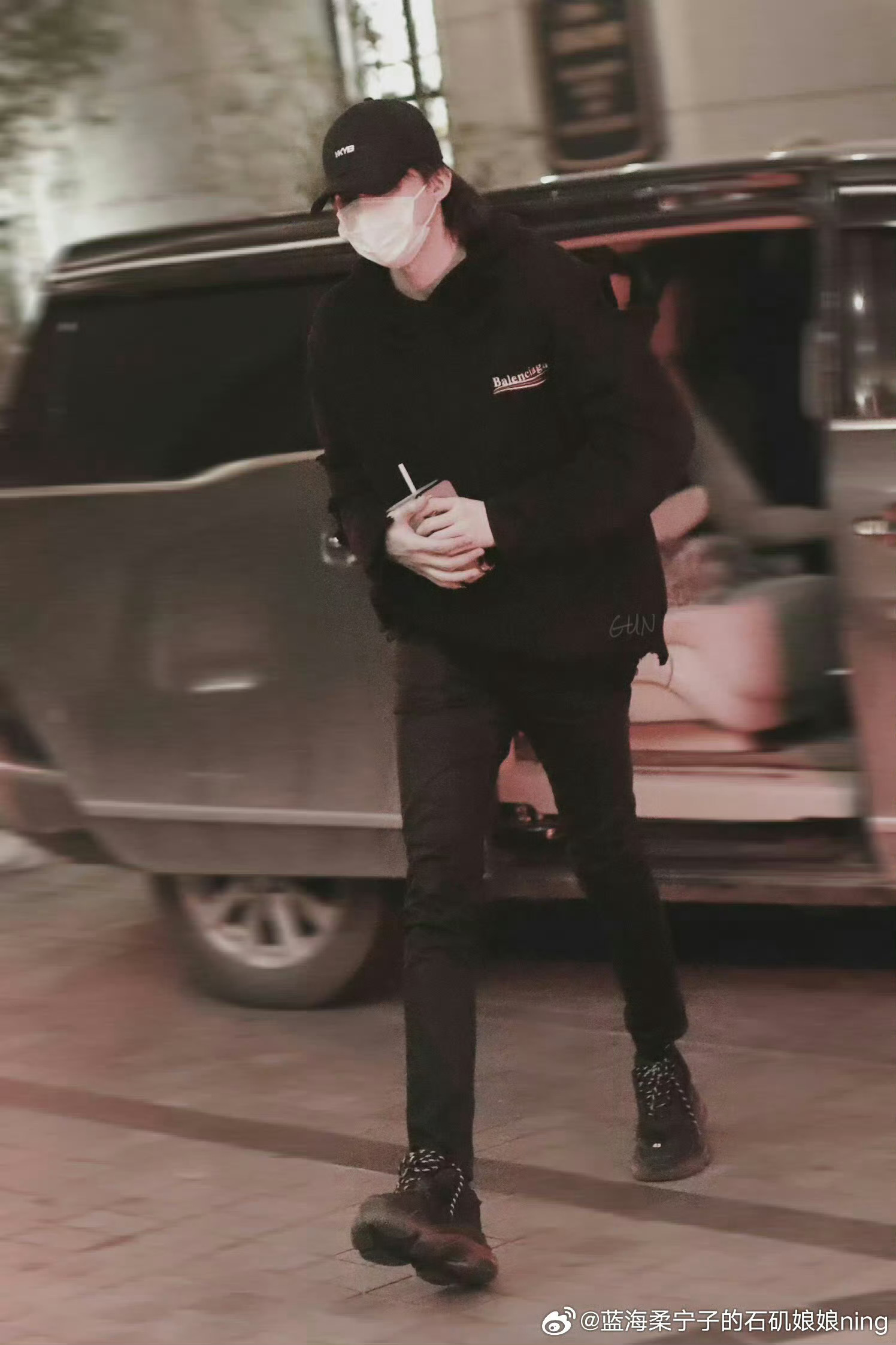 摩登兄弟 190的狼尾大帅哥！一直都很喜欢他留这种长狼尾！痞痞的帅帅的！