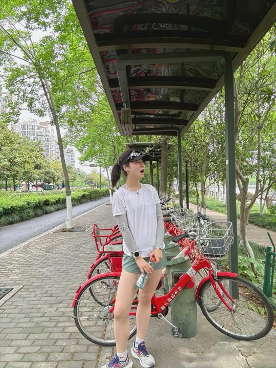 午跑11k｜西湖半马候补，有没有带路搭子