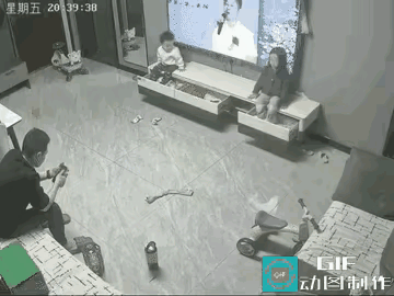 孩子天性好玩，无可厚非，这个年纪根本没有安全意识，作为家长一定要做好预防、监护，