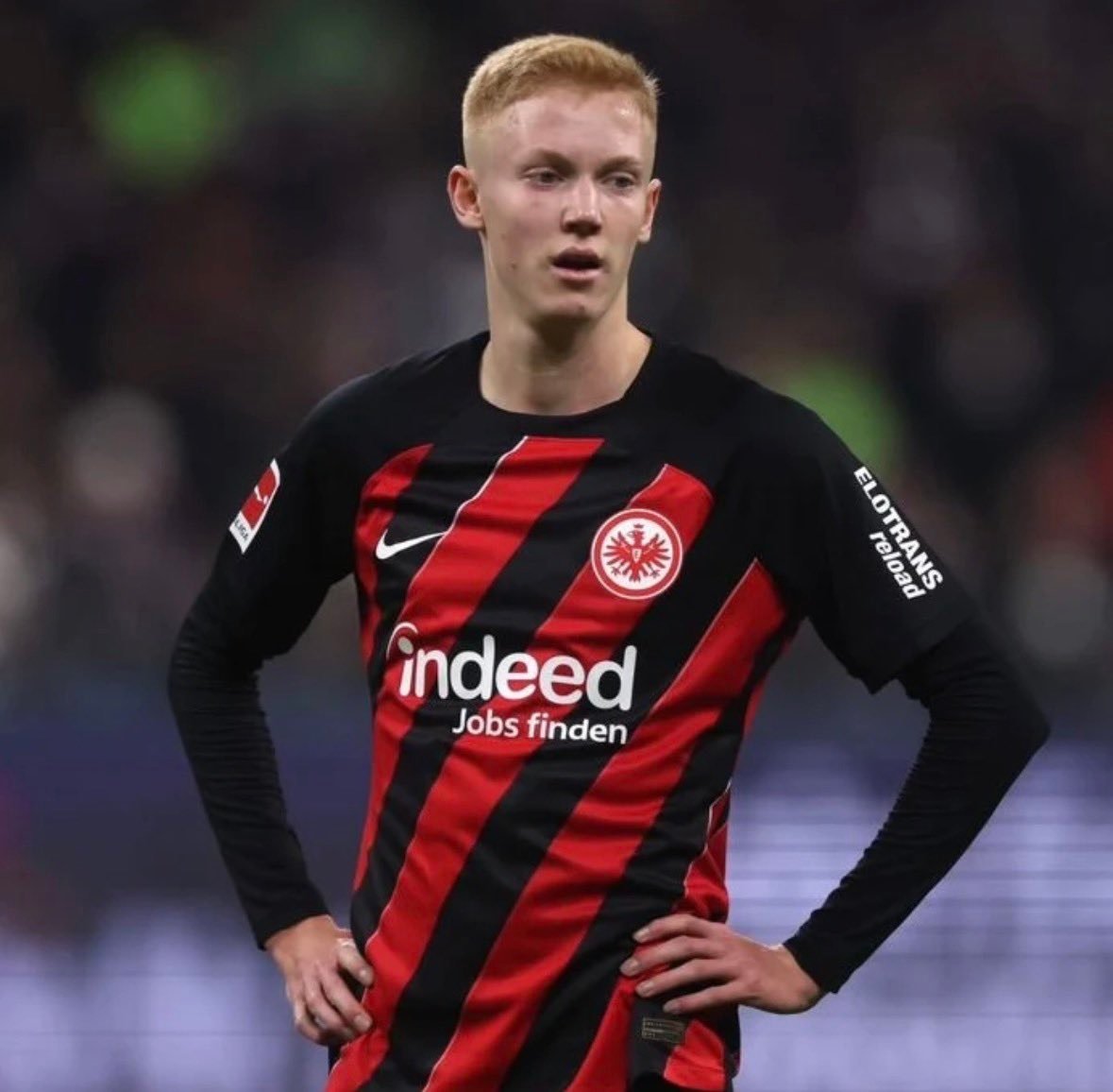 每日邮报记者Chris Wheeler：曼联考察了法兰克福左后卫纳撒尼尔·布朗（