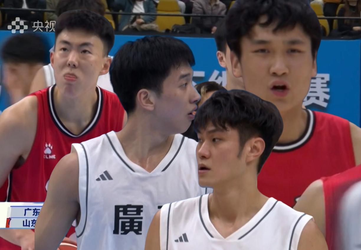 当山东领先广东队将近20分的时候，我真觉得巩晓彬要乘胜追击，最终带领山东队夺冠了