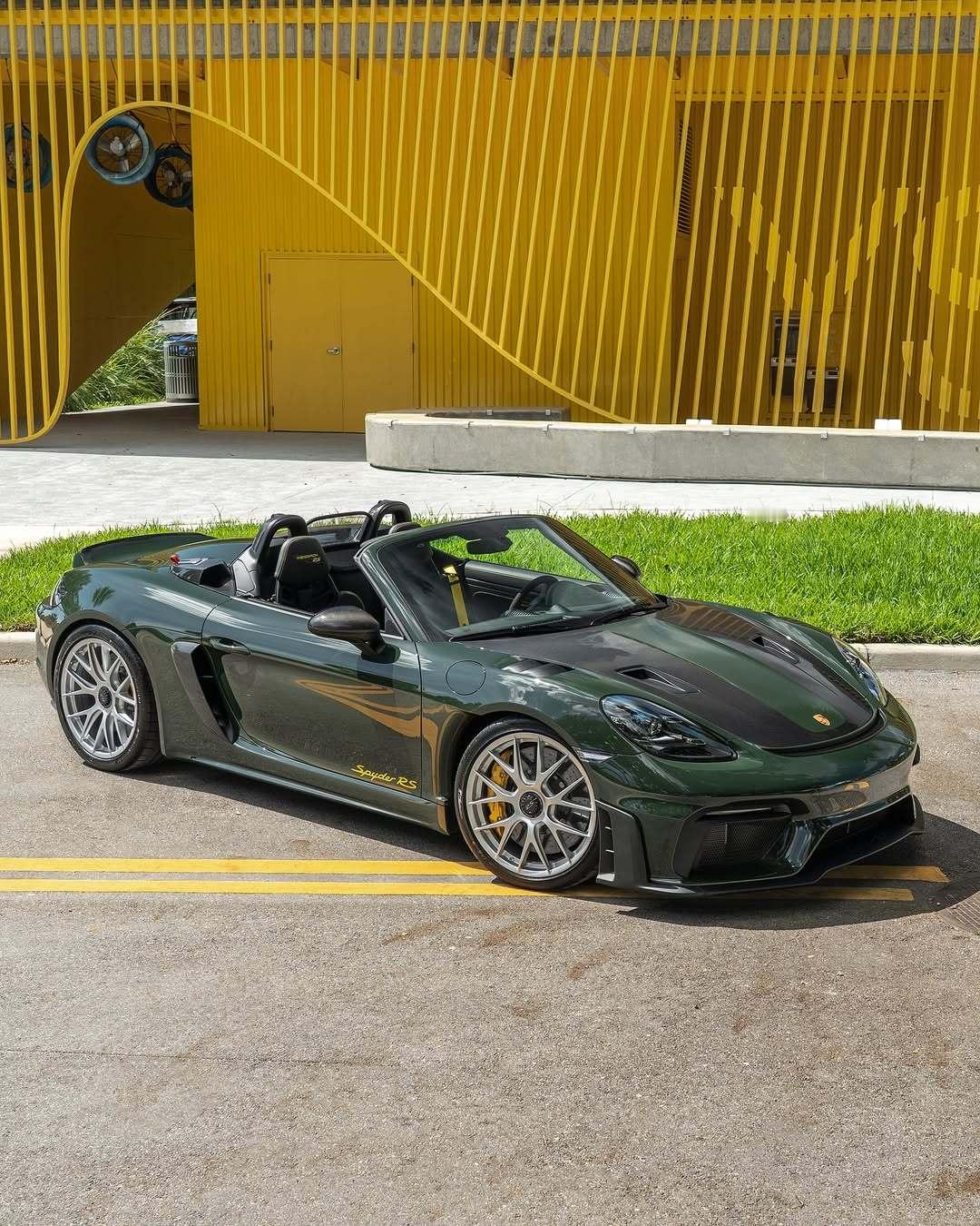 Porsche 718 Spyder RS Underberg Green ​​