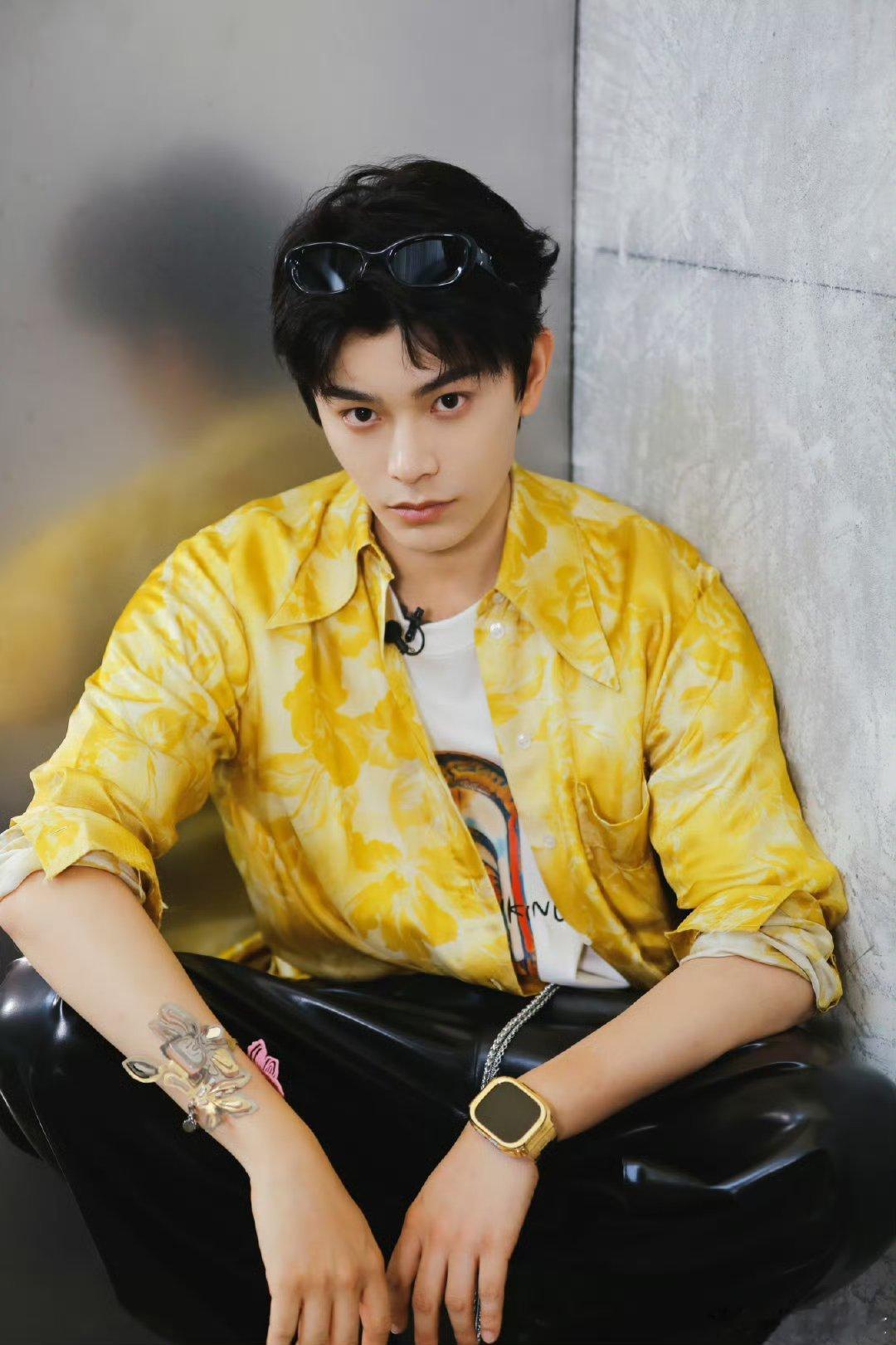 丁禹兮千仞岗羽绒服品牌代言人 dyx丁禹兮赵凌你是我生命中最美的诗篇，每一行都写