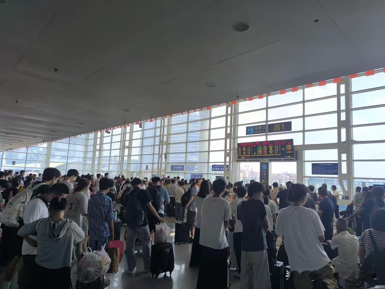 北回归线下的花都半日，成年人短暂的半自由套餐
 
广州北部花都的绿意铺得铺天盖地
