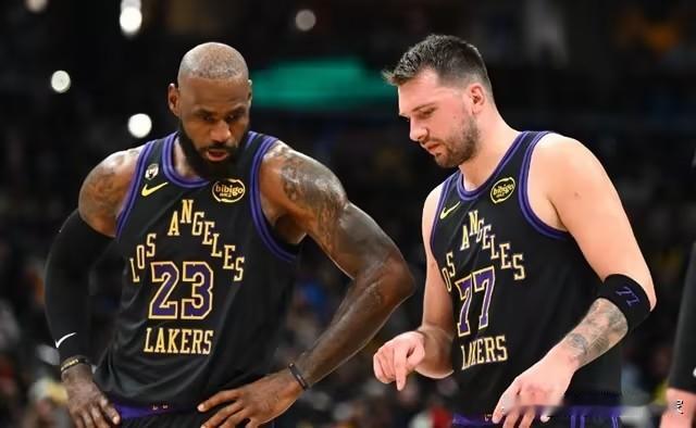 东契奇放弃绝杀传给詹姆斯引争议！名记：历史最佳终结者却没拿到球
昨日湖人109-