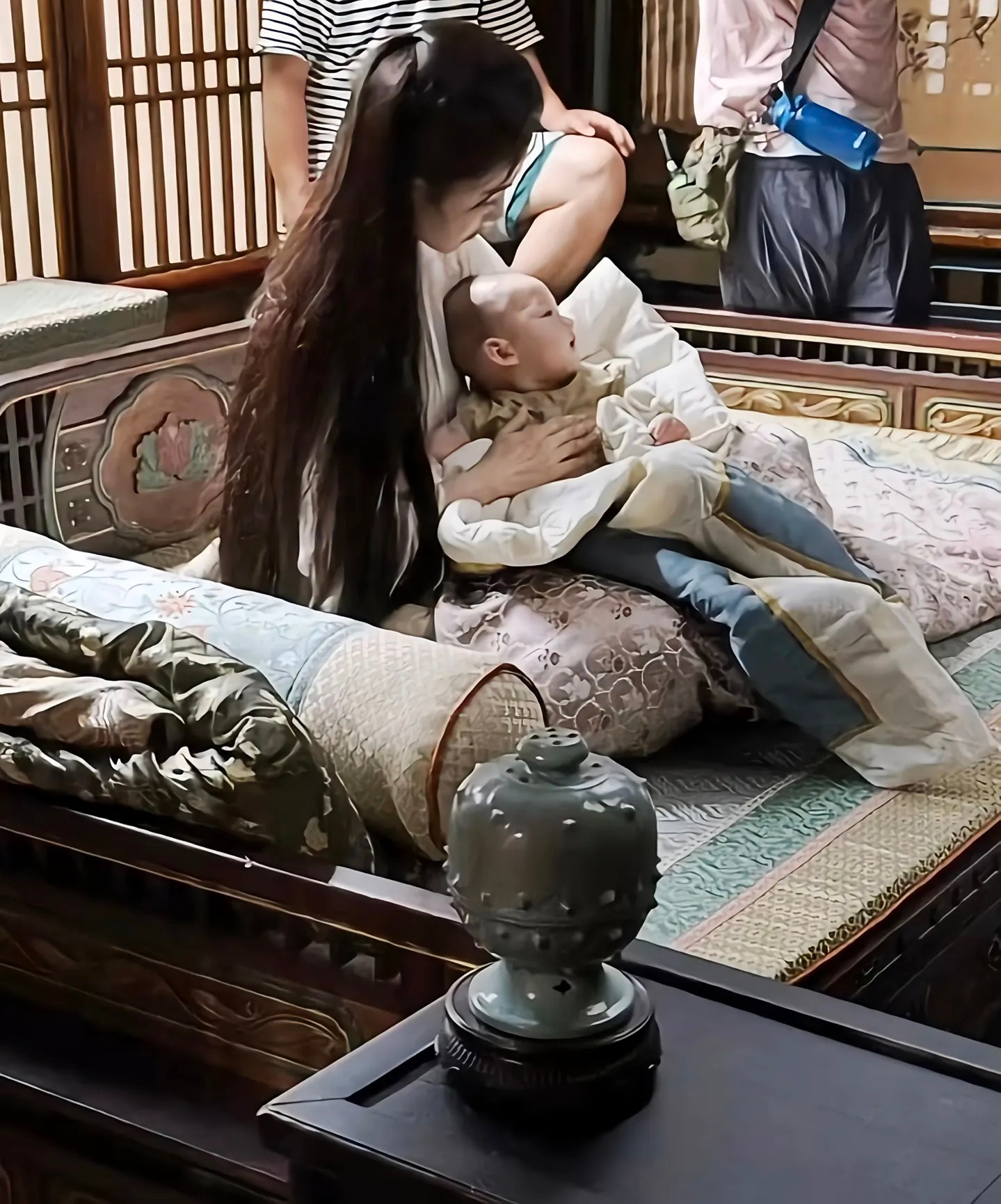 第一次哦。这剧竟然有生小孩剧情，没见过鹿演的剧里面有。临江仙 李青月白鹿 