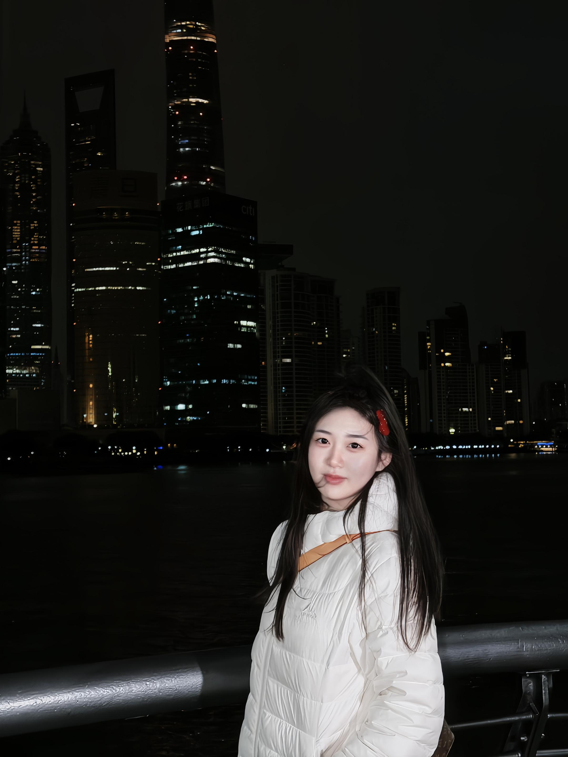 我会成为更好的自己 不是为了超越谁 而是让今天的我比昨天多一份从容