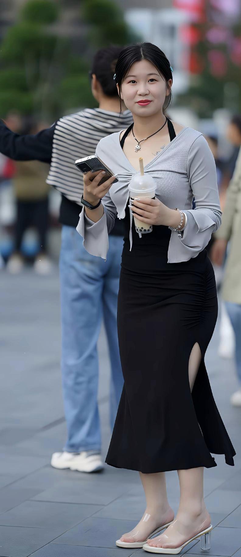 每一个清晨都是新的剧本，主角就是独一无二的你，尽情演绎精彩人生。