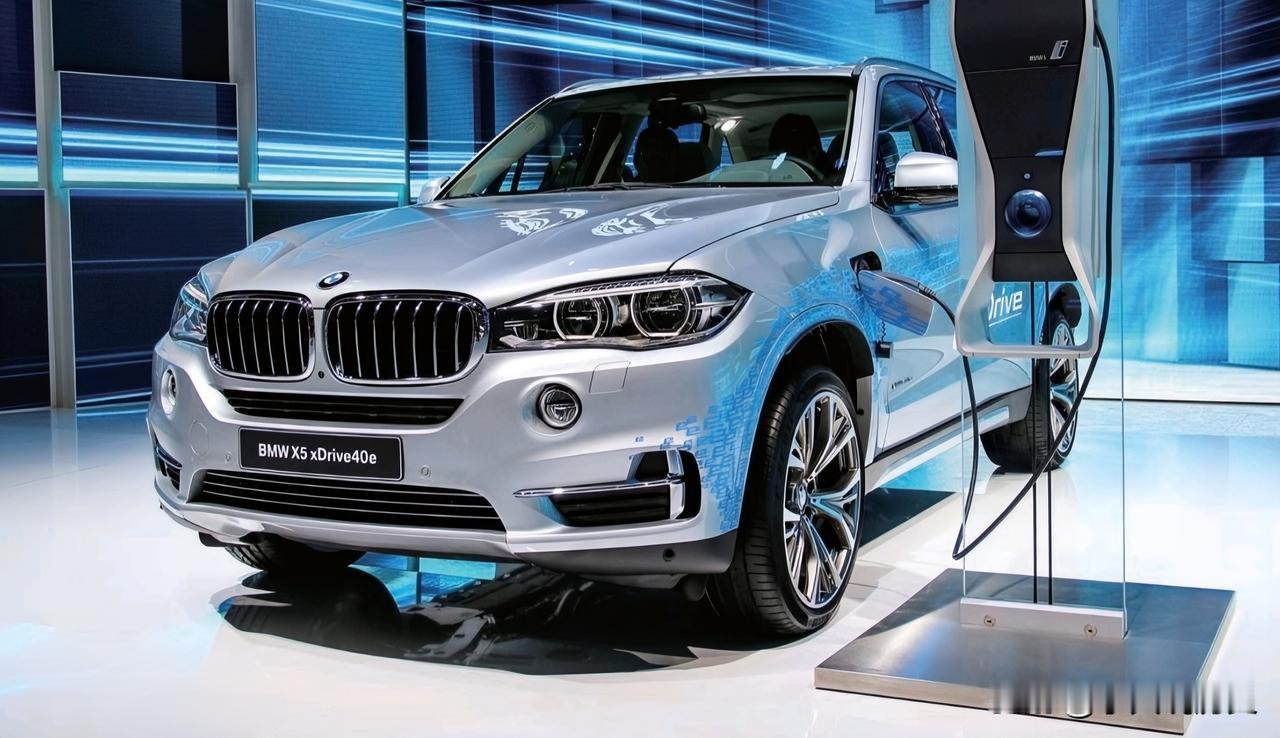 宝马 X5xDrive40e
百公里综合油耗:3.3L
全球首发的 X5xDri