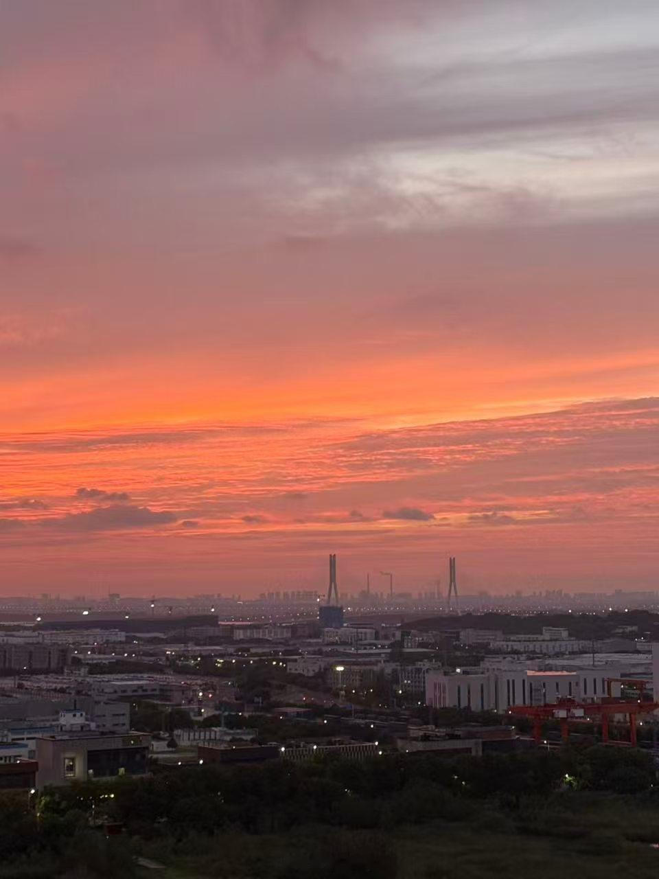 火烧云，真好看[吃瓜]落日晚霞[超话]夕阳[超话] ​​​
