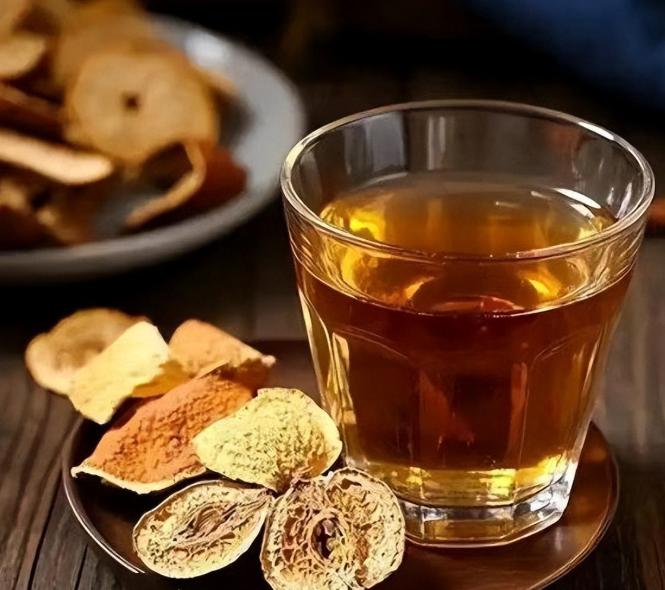医生发现：冬天常喝陈皮茶的人，不出3个月，身体或有这几个变化

冬天一冷，人就容
