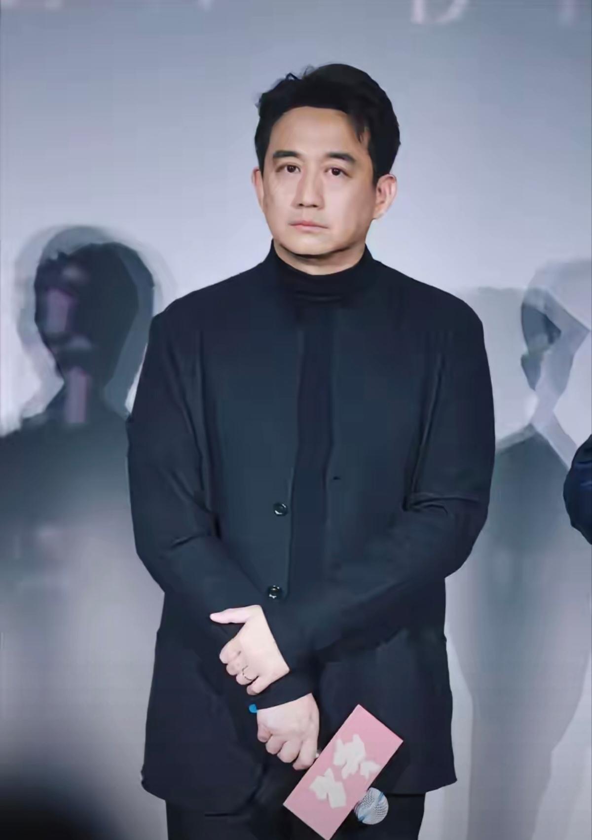 家产再多也换不回健康
54岁黄磊睡觉竟要戴

00000呼吸机辅助通气
在最新一