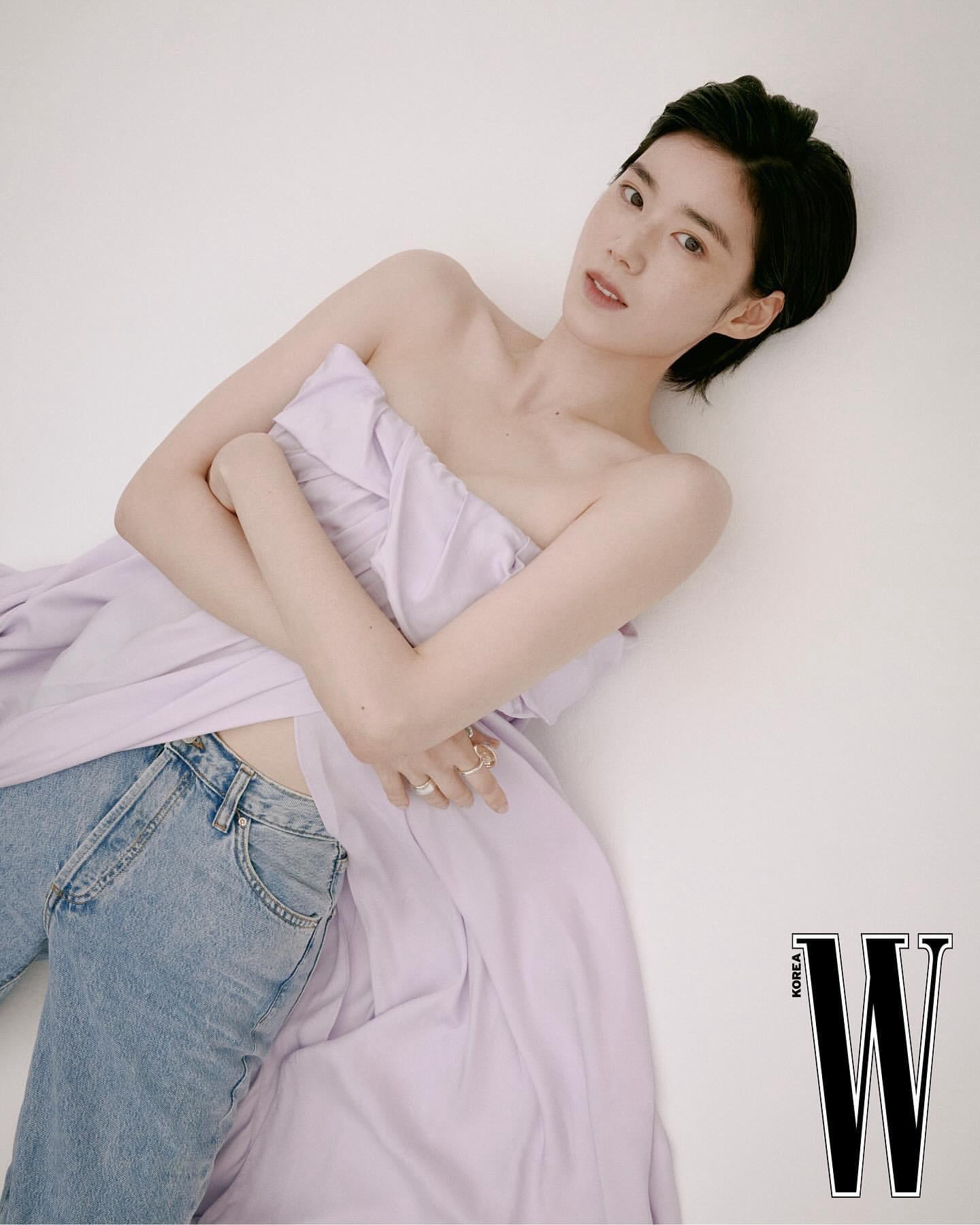 可斩男可斩女。郑恩彩 x W Korea 10月刊内页大片  留短发后...