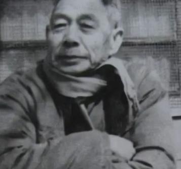 1980年，我国洲际导弹首次发射，但计算弹头的落脚点却难住了众多科学家，一位扫了