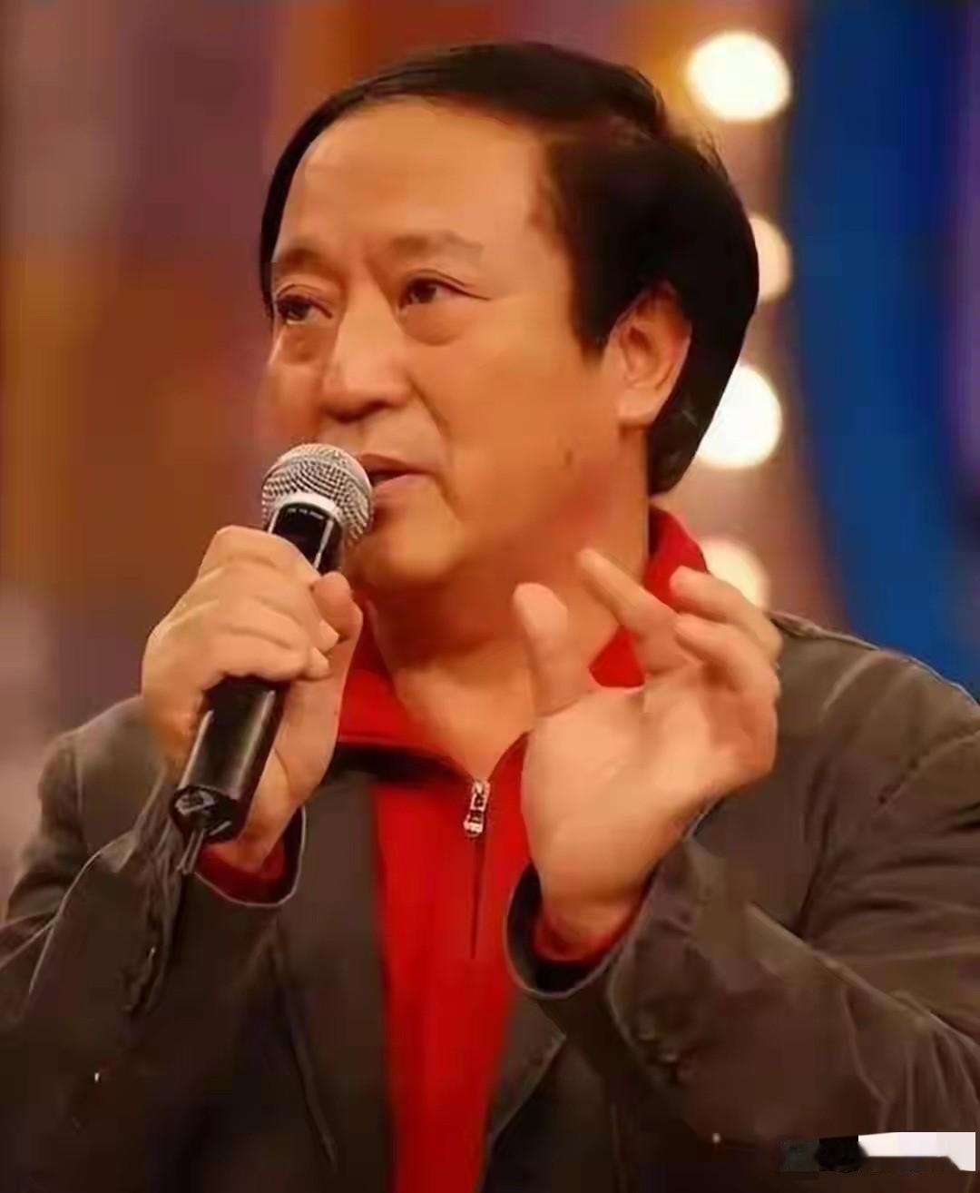 万万没想到，折腾半生、一度倾家荡产的牛群，晚年竟被美国毕业的儿子牛童，用最朴素的