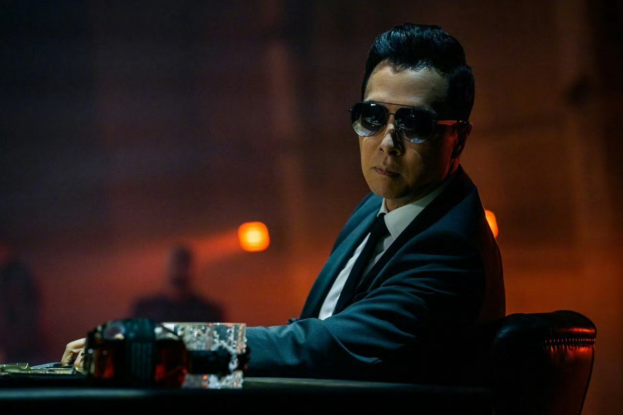甄子丹 在ins晒出杀青海报与场记板，由他主演并执导的《疾速追杀》系列衍生单人电