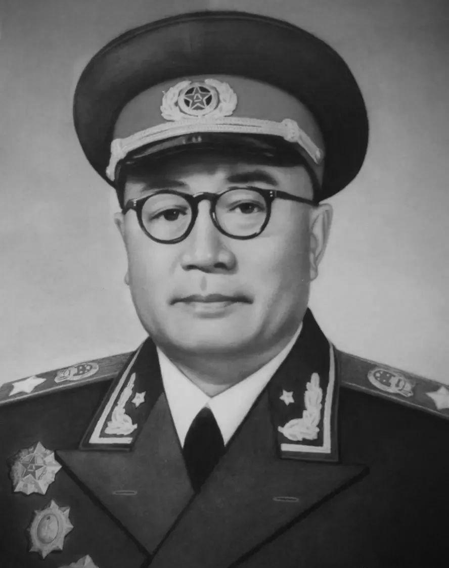 刘伯承给乞丐两笼包子，意外救了自己一命
 
刘伯承给乞丐叫了两笼包子，没想却意外