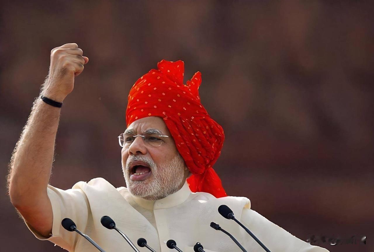 莫迪这下要生气了？据外媒报道，伊朗海岸卫队近期发射火箭弹逼退2艘想浑水摸鱼通过霍