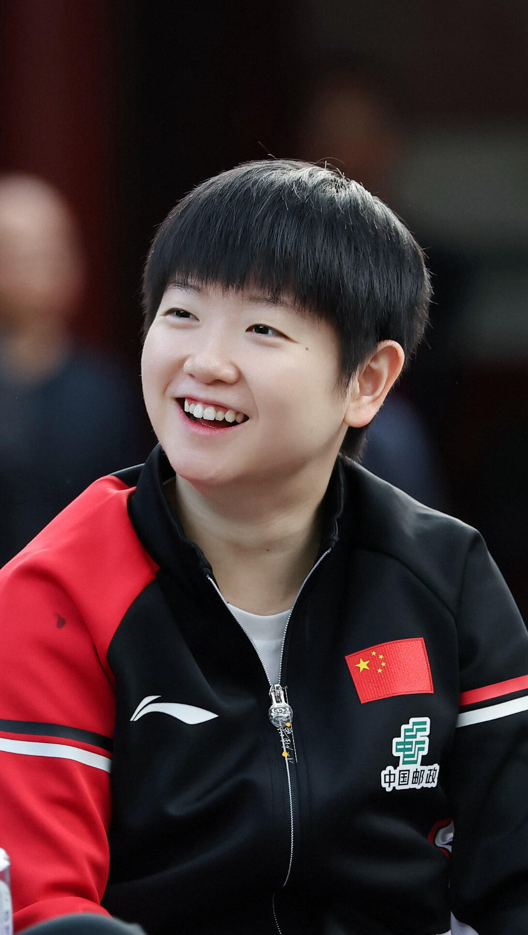 球台是你的战场，每一次扣杀都带着破釜沉舟的力量，每一回救球都藏着永不言弃的倔强。