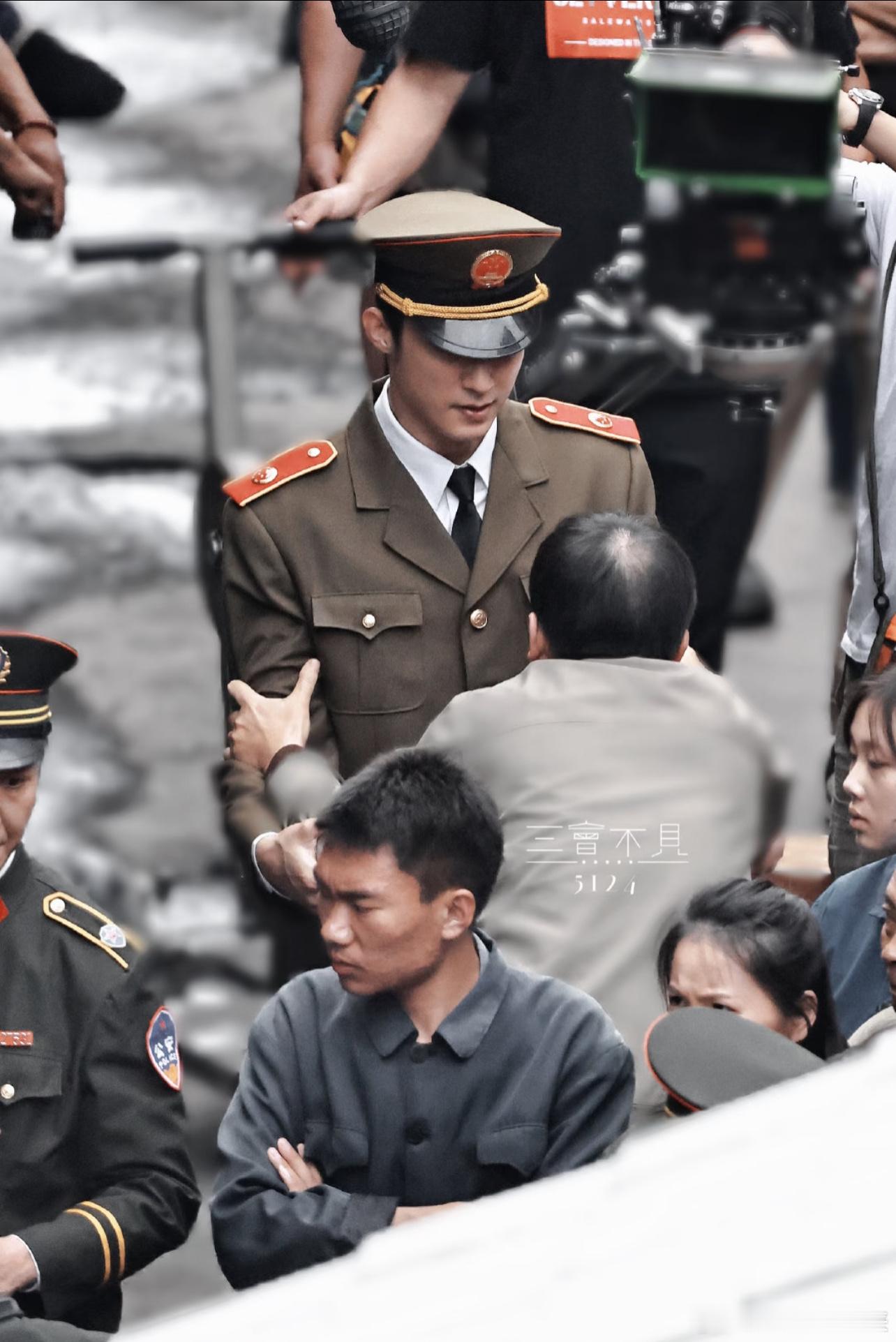 37张熟脸闯进一部年代剧黄景瑜、于和伟、蒋奇明同框飙戏，再加上 37 位熟脸实力