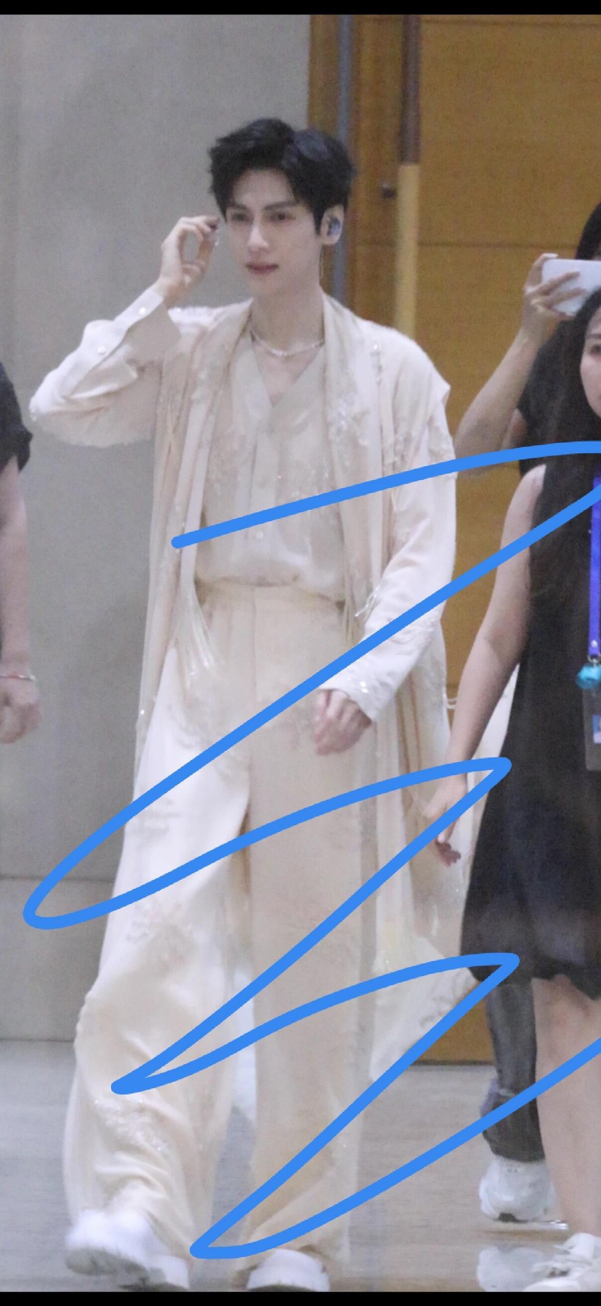 代拍糊图都这么美也是没谁了