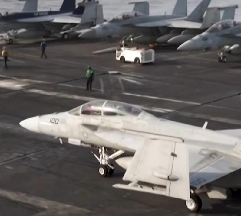 还有人说美国不是为了石油吗？特朗普签署一项行政令，宣布进入国家紧急状态，保护抢劫