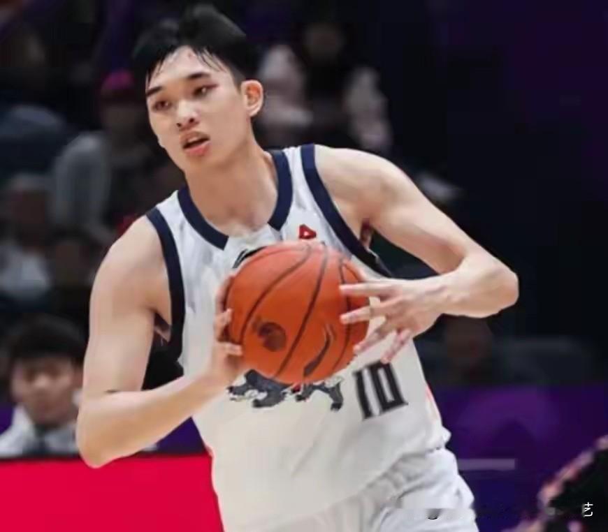 山东男篮该不该重金拿下状元签？引入石奎会不会挤压队内年轻后卫空间？

选秀窗口期