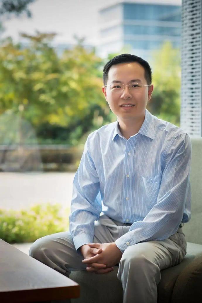 阿里云CTO、通义实验室负责人周靖人正式成为阿里合伙人，合伙人团队是阿里最高集体