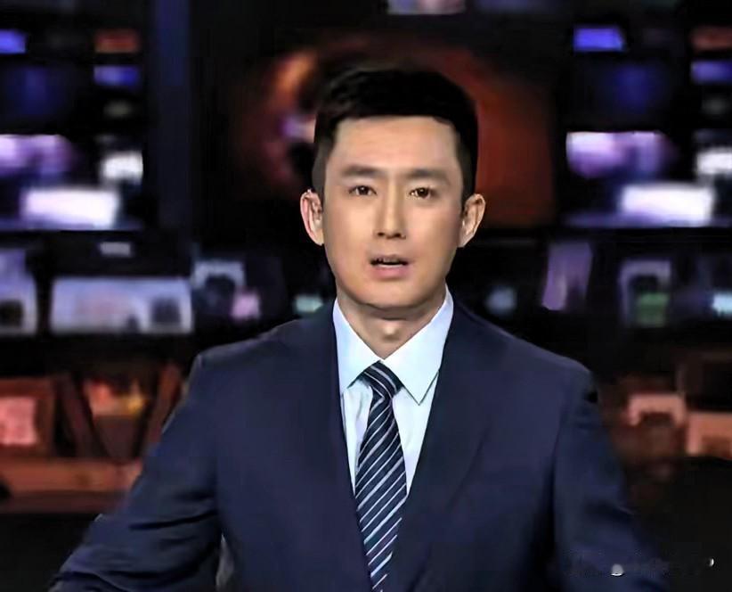 中央电视台换主持人了，
最出乎意料的是新来的这俩人竟然都不是什么名校毕业，都是和