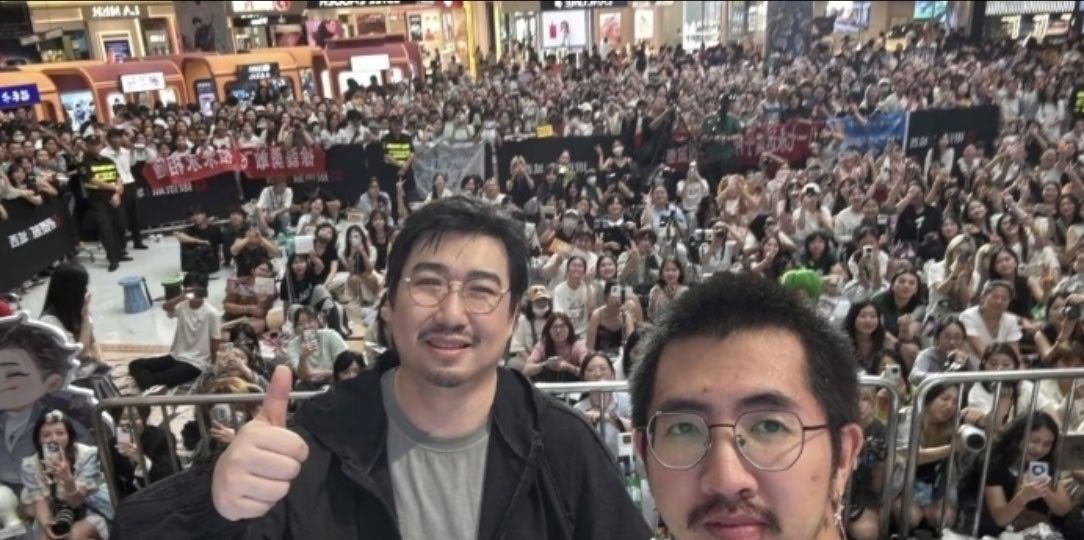 杭州街头好多张起灵南派三叔在杭州变成南派四叔了  杭州街头被“张起灵”占领了！走