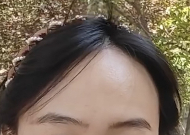 这是一张让男人望而却步，不会有靠近冲动的脸 ，这桃花运就少了。 