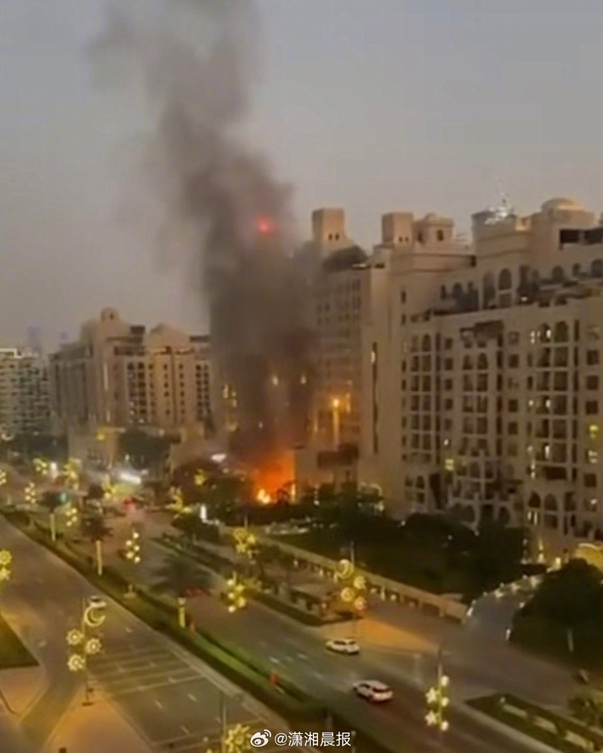 #迪拜遇袭中国游客在地库躲避3小时#【#爆炸点距酒店600米游客讲述避险经历#：