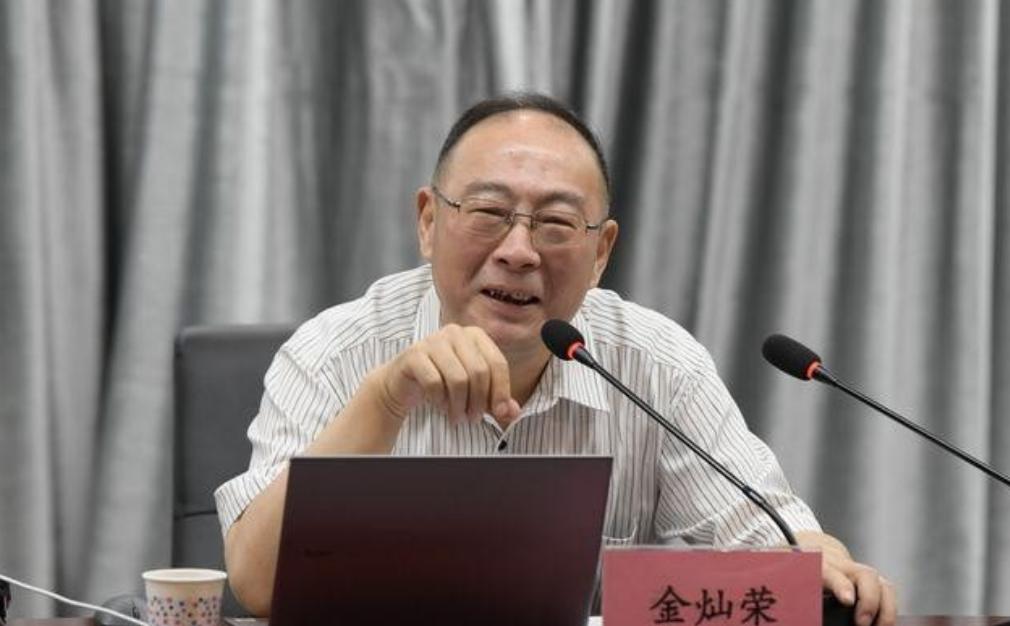 中国未来五年日子不好过！金灿荣教授曾发出警告：未来五年极有可能发生一件大事，那就