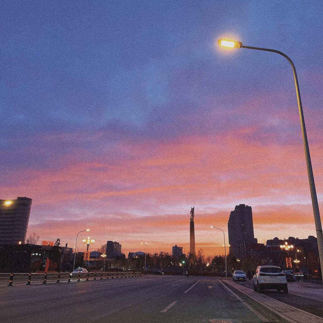 2023/03/02
今天早上的天空格外好看。