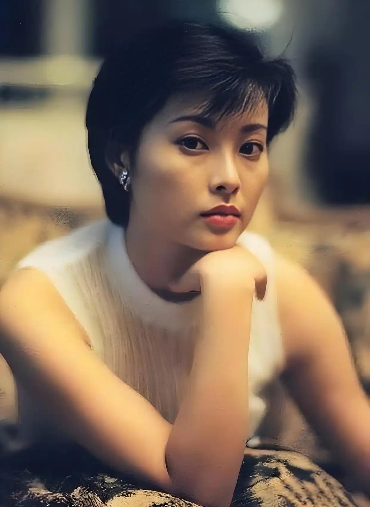 小时候，我觉得袁立好美啊。那时候，中国的电视剧很火爆，袁立也演了很多电视里的女一