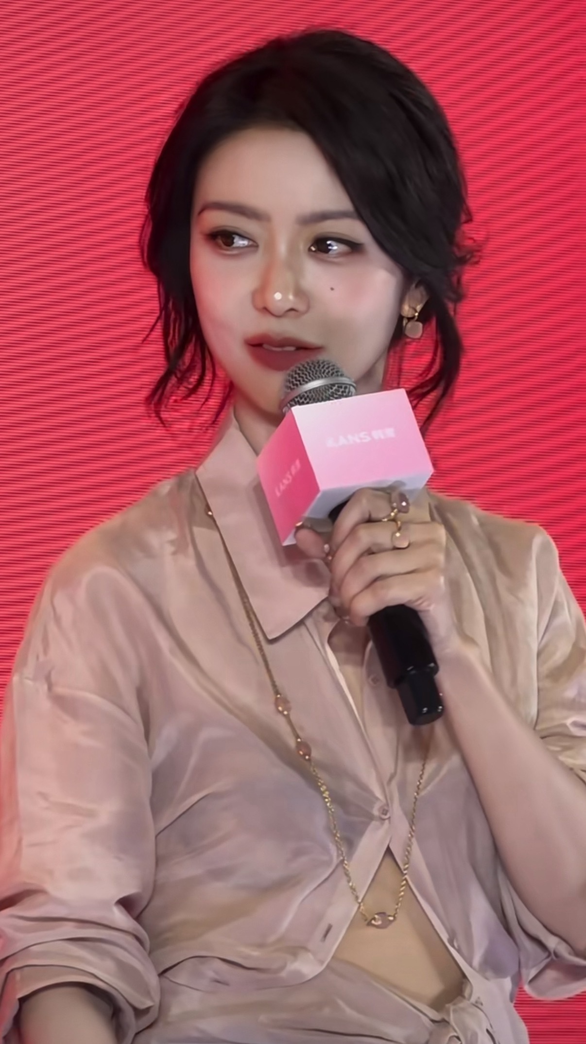 好美呀。。妈妈。。